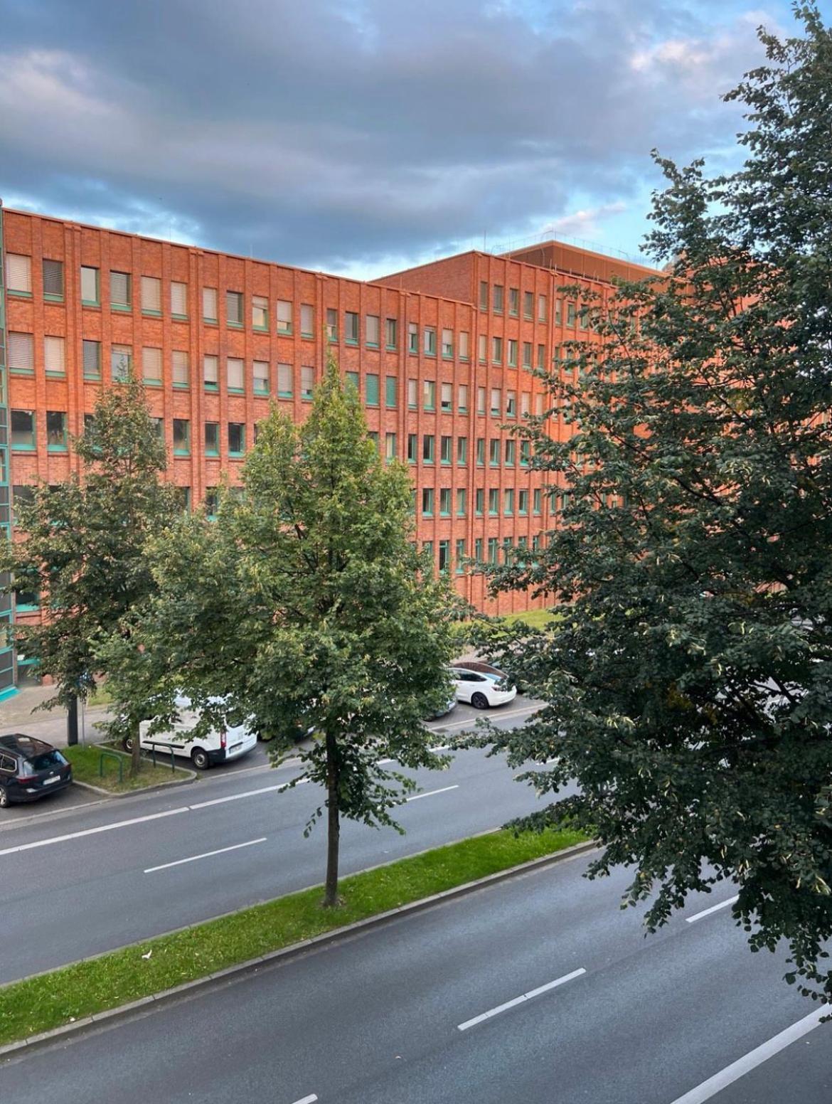 Moderne Und Helle Ferienwohnung Im Herzen Der Stadt Dortmund Eksteriør billede