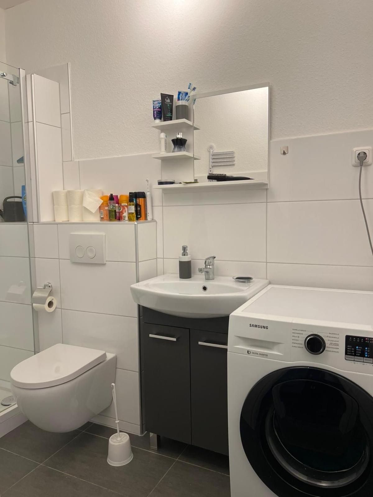 Moderne Und Helle Ferienwohnung Im Herzen Der Stadt Dortmund Eksteriør billede